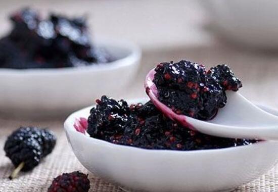 桑葚酒制作方法視頻_桑葚酒的制作方法_桑葚制作酒方法和配方