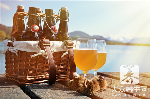 洗澡喝完能酒精消毒嗎_喝完酒能洗澡嗎_洗澡喝酒可以洗澡好嗎