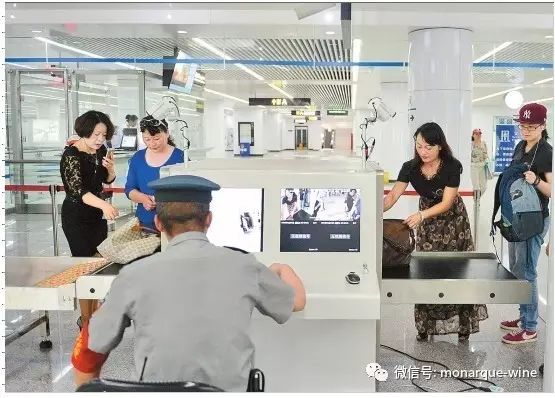 飛機上能帶酒嗎?