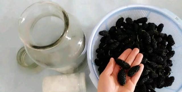 桑葚泡酒多久撈出桑葚,桑葚泡酒有什么作用