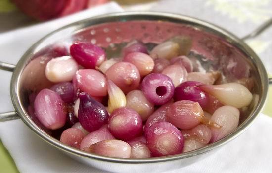 大蒜泡酒有什么功效和作用_大蒜泡酒功效作用有什么好處_大蒜泡酒功效作用有哪些