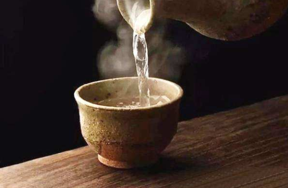 白酒是涼性還是熱性_白酒熱喝好還是涼喝好_白酒涼性