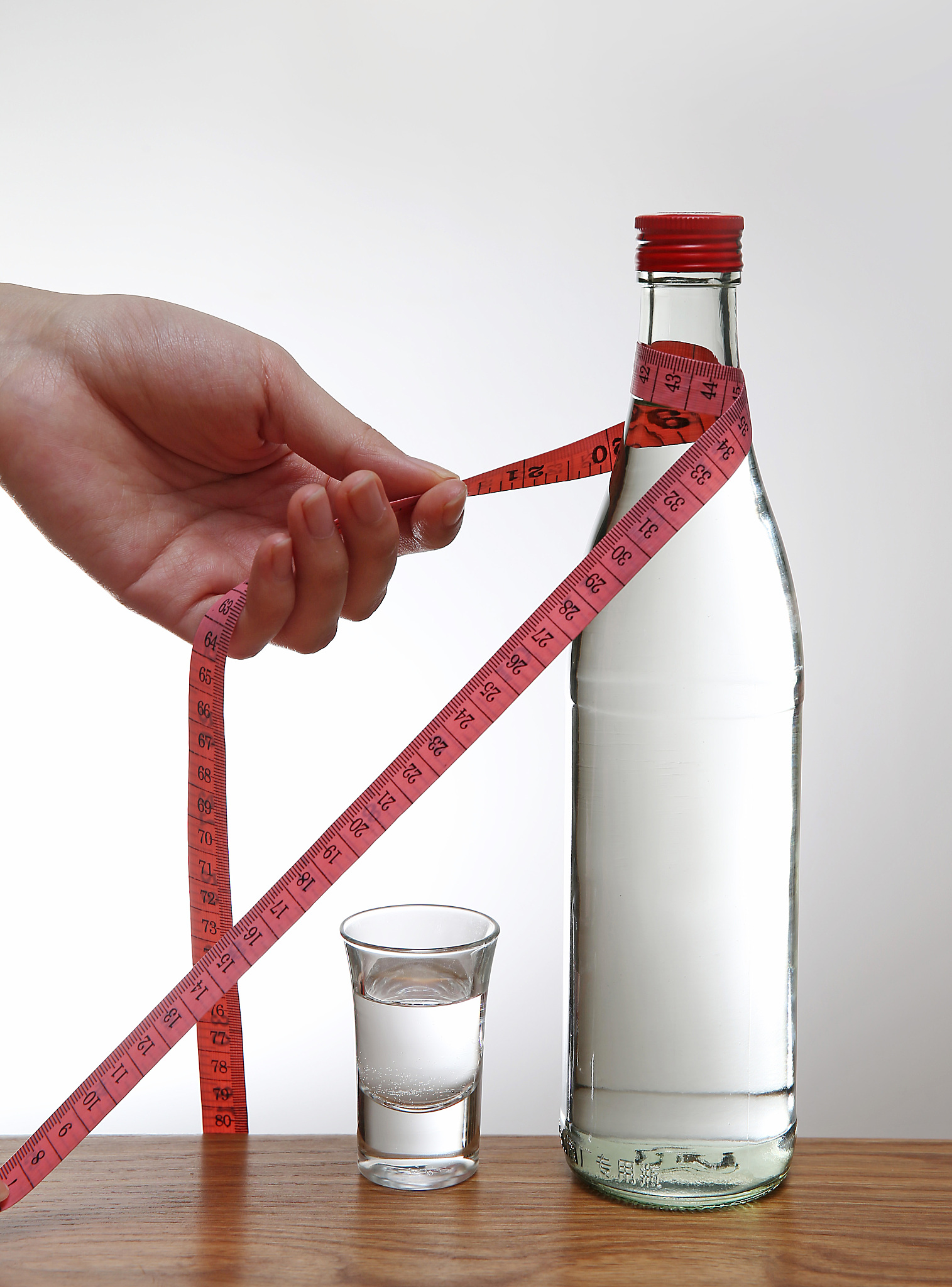 酒能帶上火車嗎_上火車可帶酒嗎_上火車能帶酒水嗎