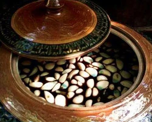 白酒泡大蒜有什么功效？哪幾種人不可以吃大蒜？