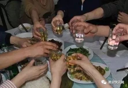 100毫升白酒熱量多少_100毫升53度白酒的熱量_150ml白酒熱量