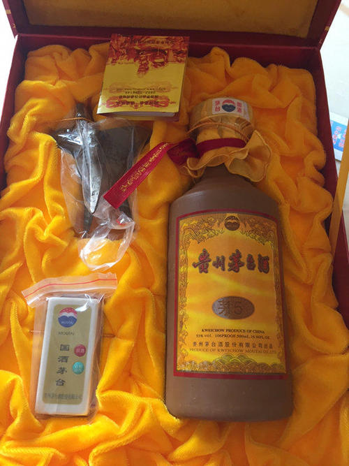 15年茅臺(tái)酒瓶子回收參考價(jià)在多少錢(qián)一套一覽