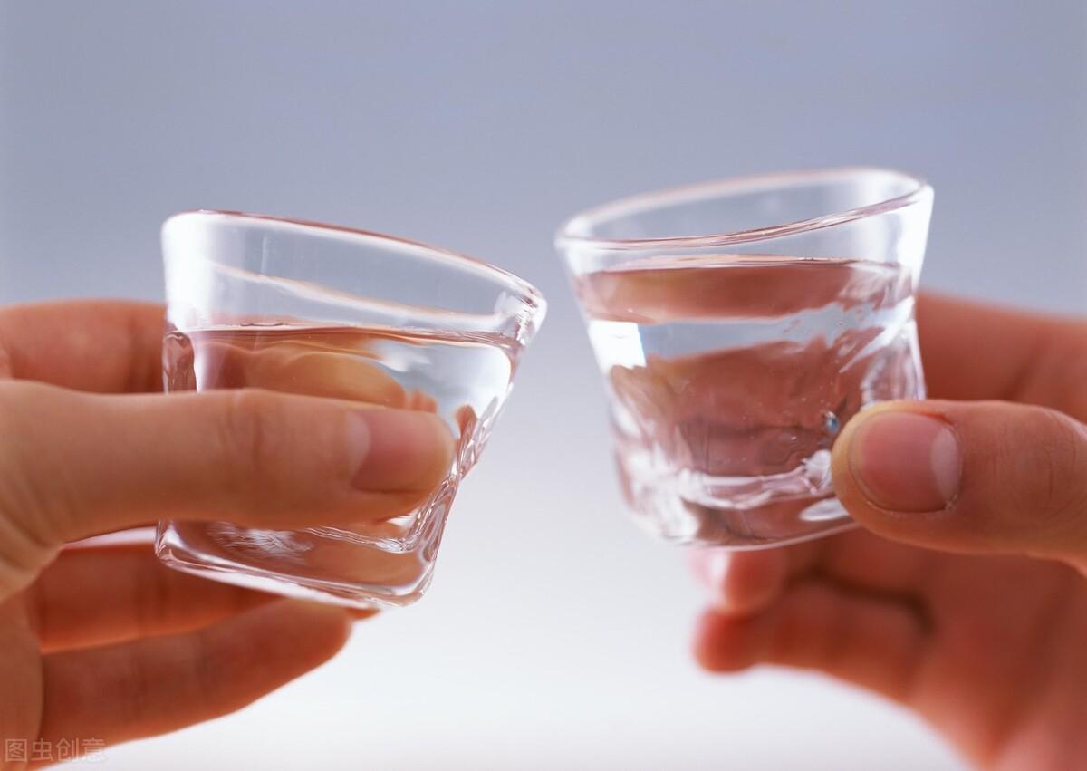 胖的人喝酒會不會長胖_喝什么酒不容易長胖_胖喝容易酒長斑嗎