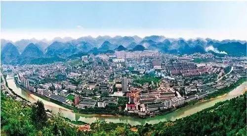 茅臺喝當地鎮酒人多嗎_茅臺鎮當地人喝什么酒_茅臺鎮能喝嗎