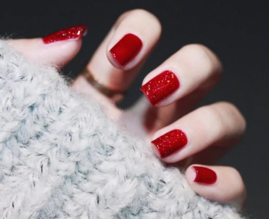 美甲酒紅色_美甲酒紅色怎么調(diào)出來(lái)的_酒紅色美甲款式